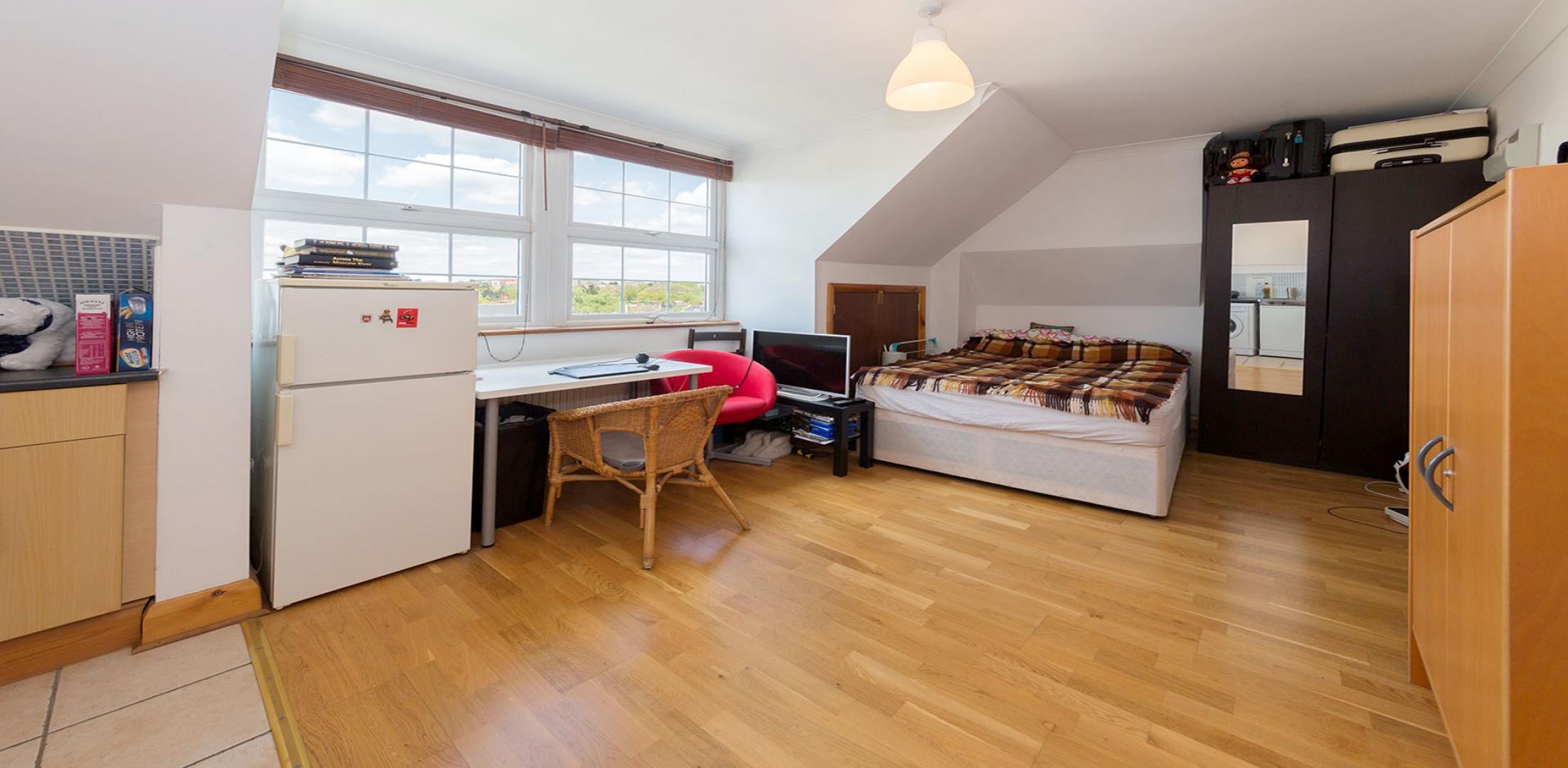 			LET, Studio Apartment, 1 bath, 1 reception Studio			 Burnley Road, Dollis Hill, DOLLIS HILL